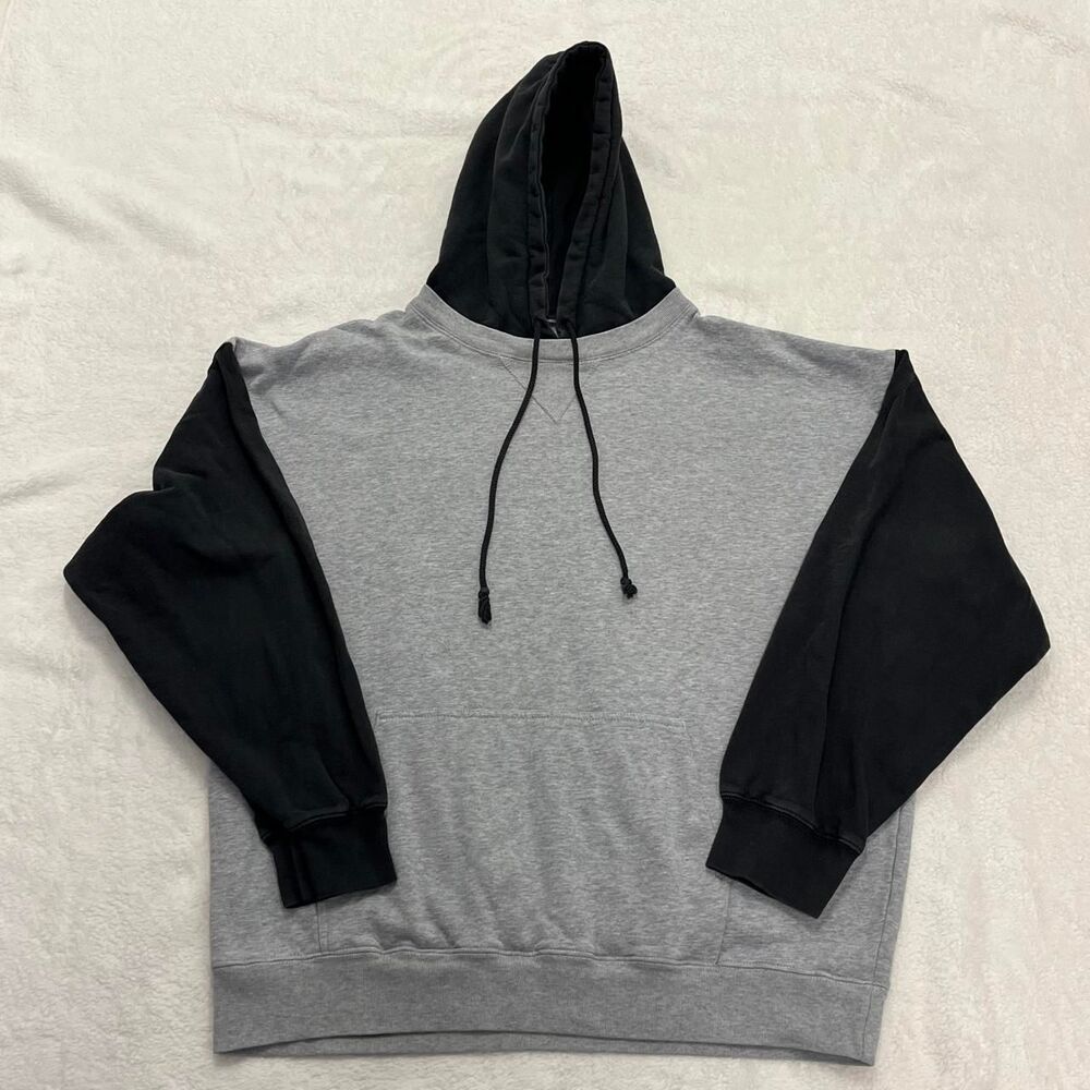 Brandy-melville Women's Black and Grey Hoodie